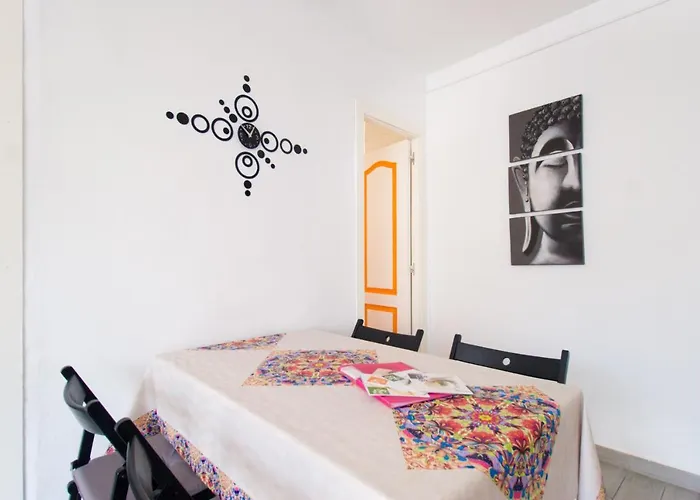 Bollywood Style 4th Floor By Stairs Apartment Malaga